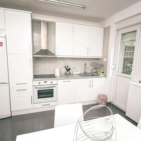 Square Vanilla Lux Skopje