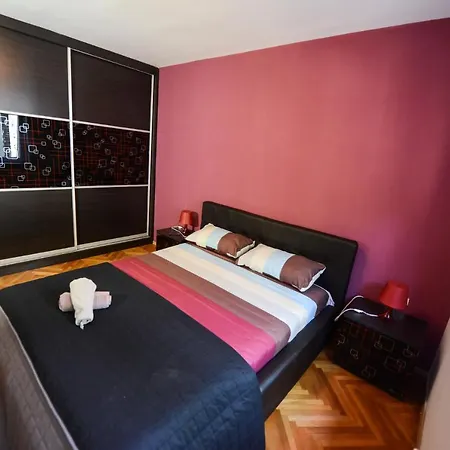 Square Vanilla Lux Skopje